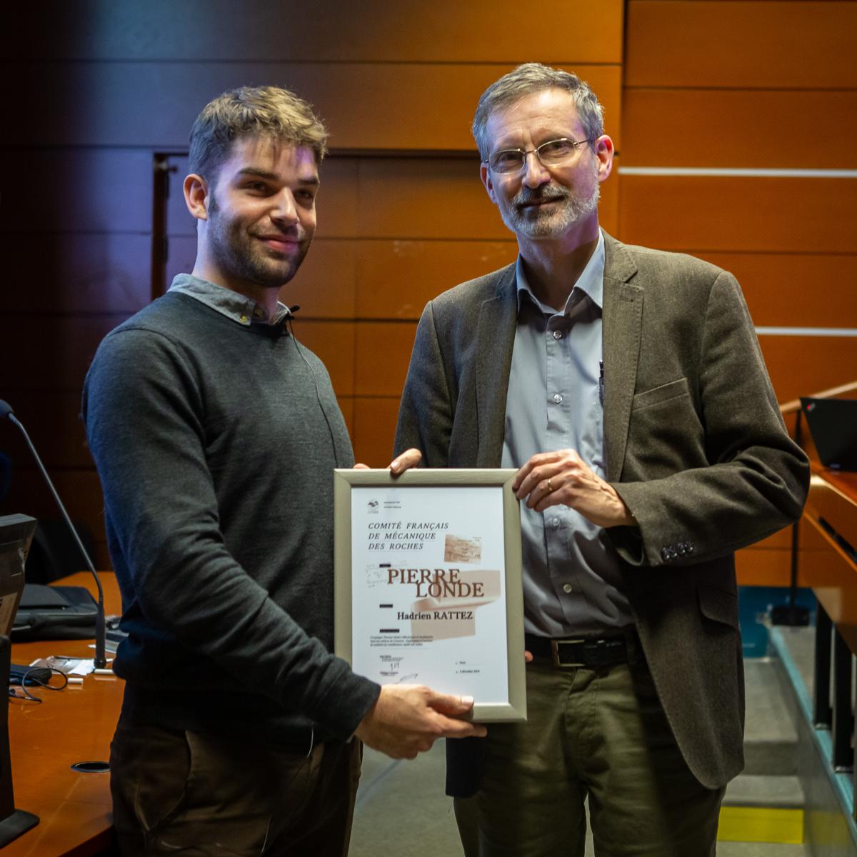 Hadrien Rattez : « Couplages Thermo-Hydro-Mécanique et localisation dans les milieux de Cosserat Application à l'analyse de stabilité du cisaillement rapide des failles » École des Ponts- ParisTech, Université Paris-Est